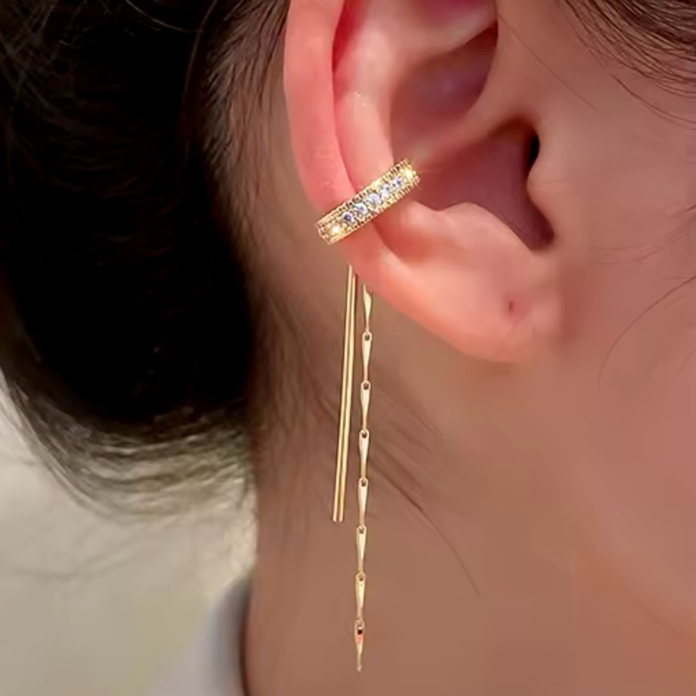 ✨✨✨Gold Tassel / Ear Cuff✨✨✨